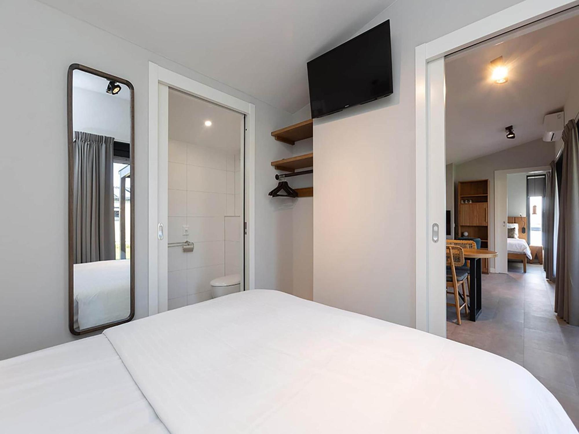 Luxury Docklodge On The Water Delfstrahuizen Eksteriør bilde