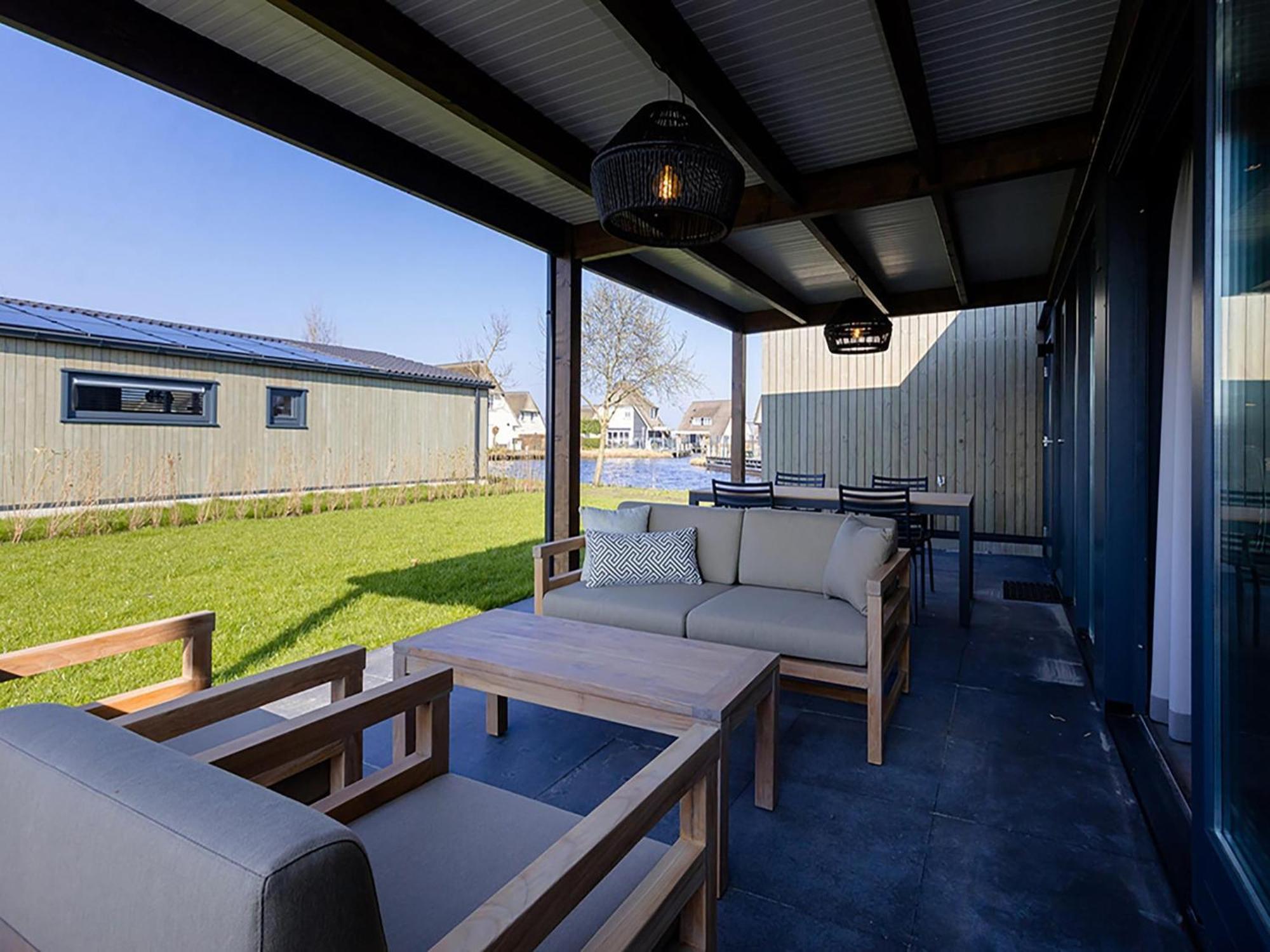 Luxury Docklodge On The Water Delfstrahuizen Eksteriør bilde