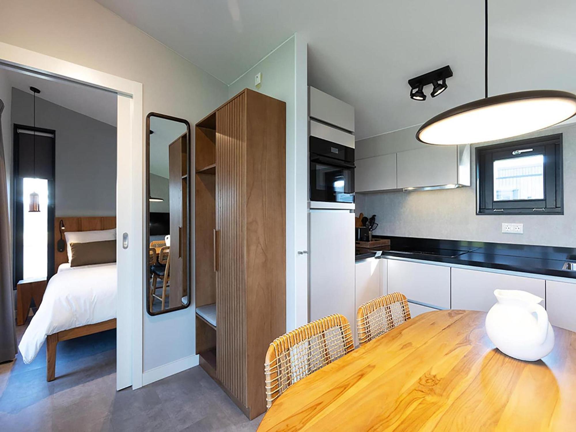 Luxury Docklodge On The Water Delfstrahuizen Eksteriør bilde