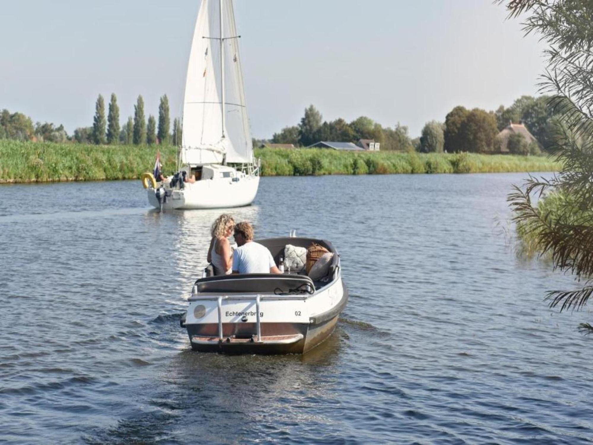 Luxury Docklodge On The Water Delfstrahuizen Eksteriør bilde